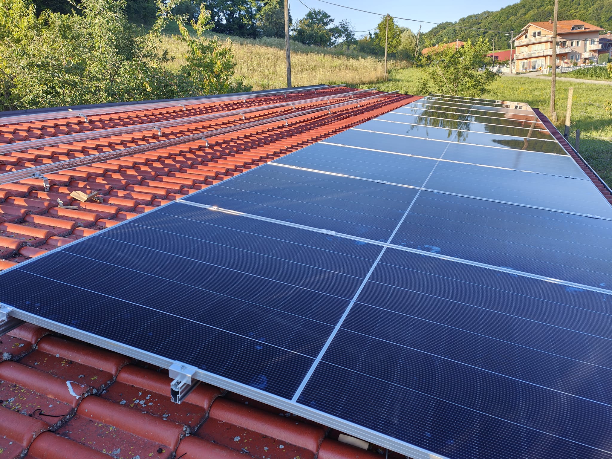 Montaža solarnih panela na krovu